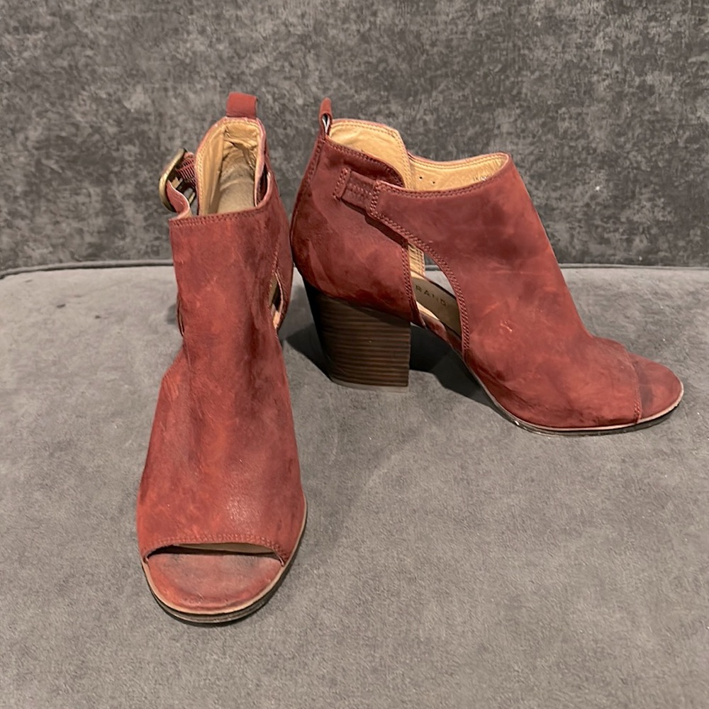 Lucky Brand Cut Out Heels Size 8.5